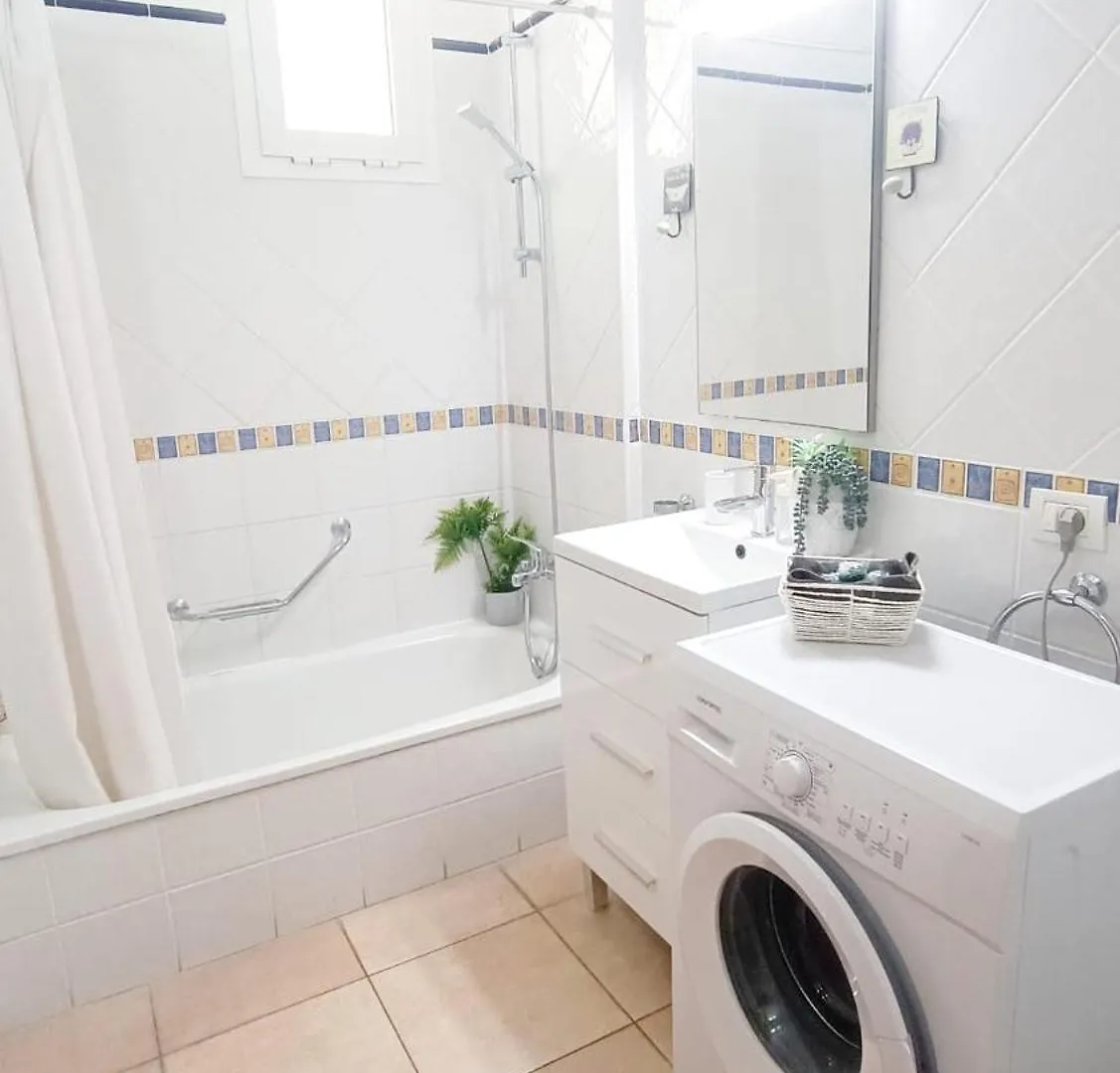 Apartment Mara'S House With Heated Pool, Air Con And Second Mezzanine Bedroom Los Cristianos  Spain